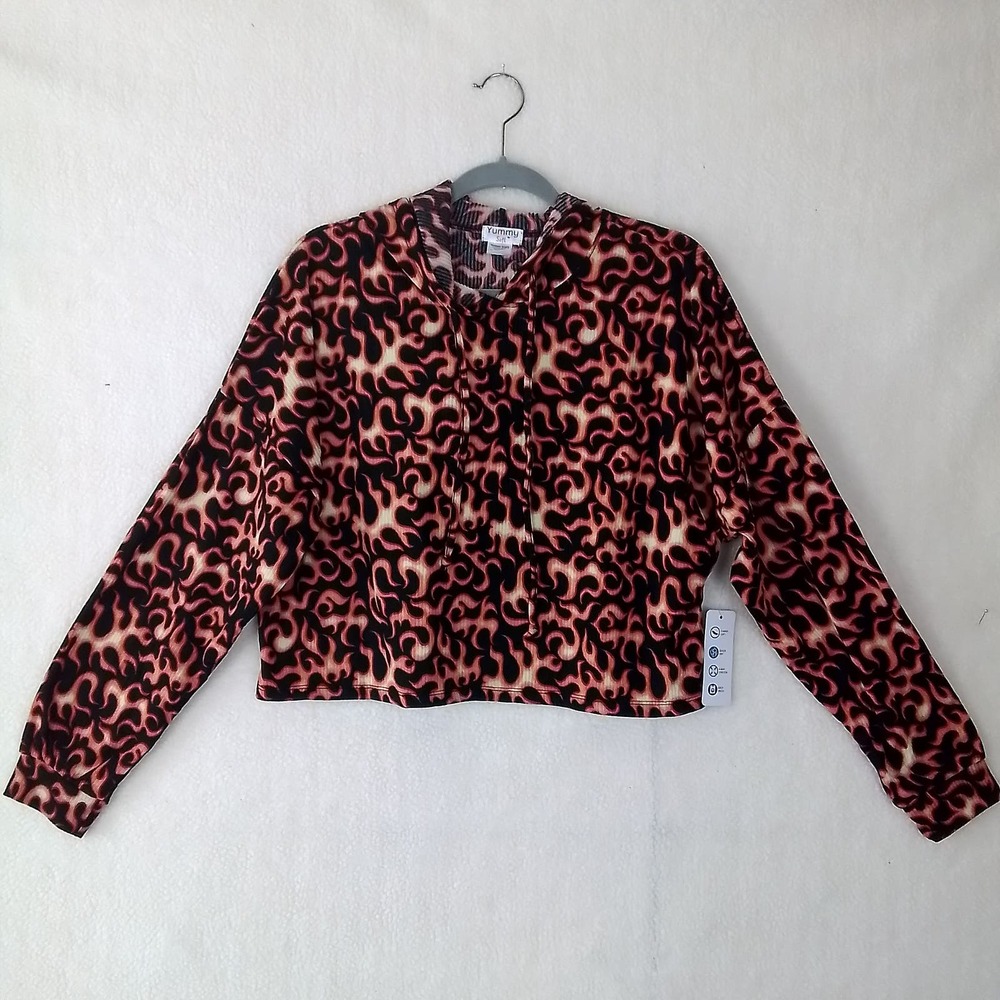 Yummy Soft Plus Size Cropped Hoodie‎ Size 2X in Black Orange Red Flame Design